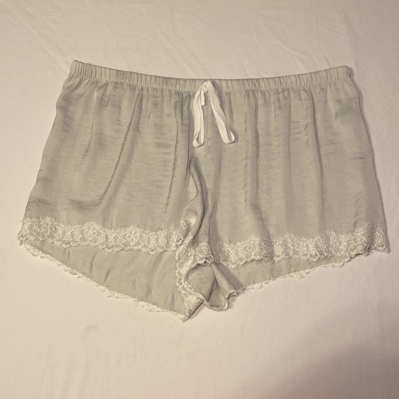 Aerie Womens Satin Boxer Shorts Grey with Lace Trim Size Large NWOT - Picture 1 of 11